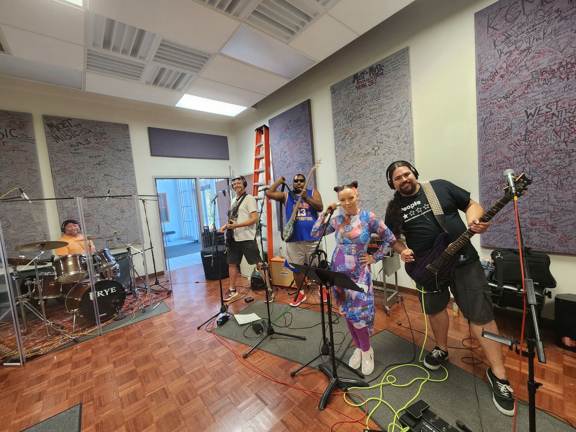 SUM MORZ Band Photo 1